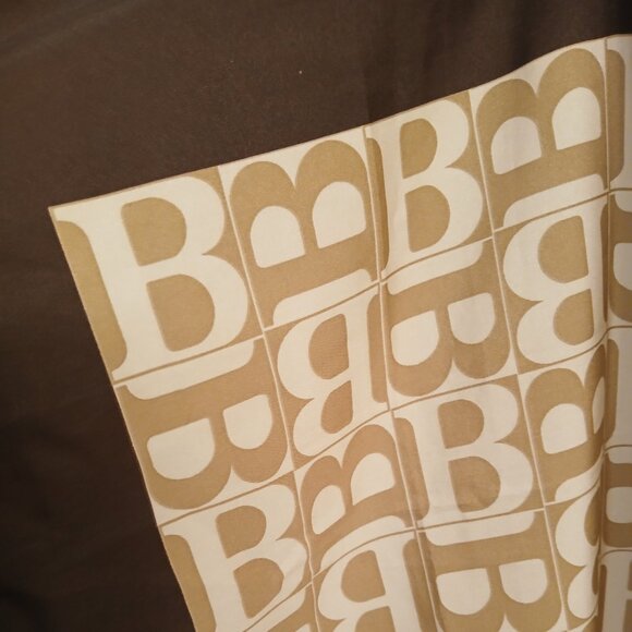 Vintage Classic Burberry Scarf - Picture 5 of 6